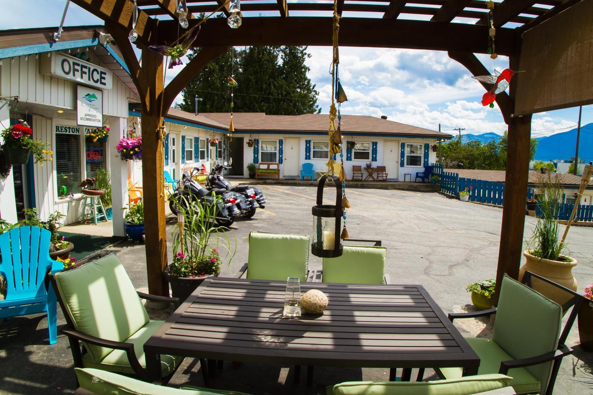 Creston Valley Motel Exterior photo