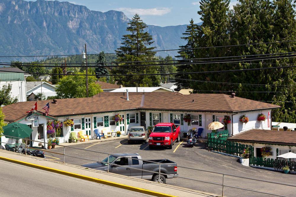 Creston Valley Motel Exterior photo