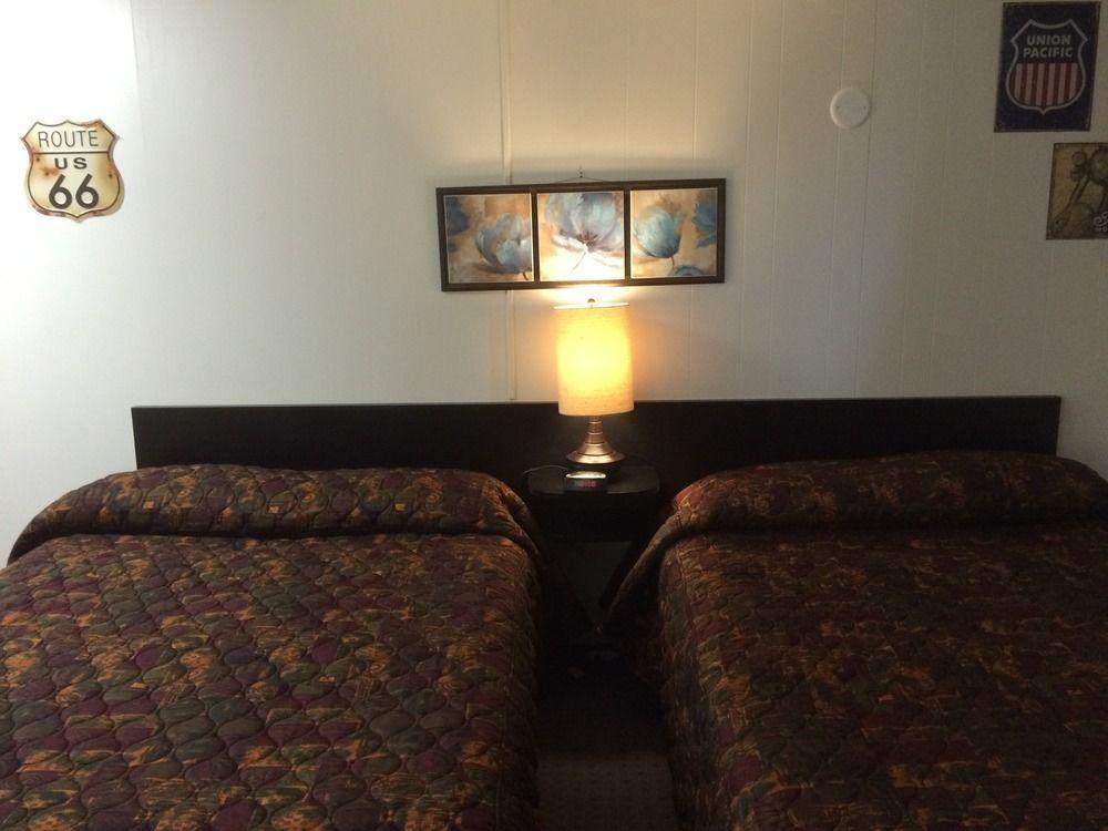 Creston Valley Motel Exterior photo